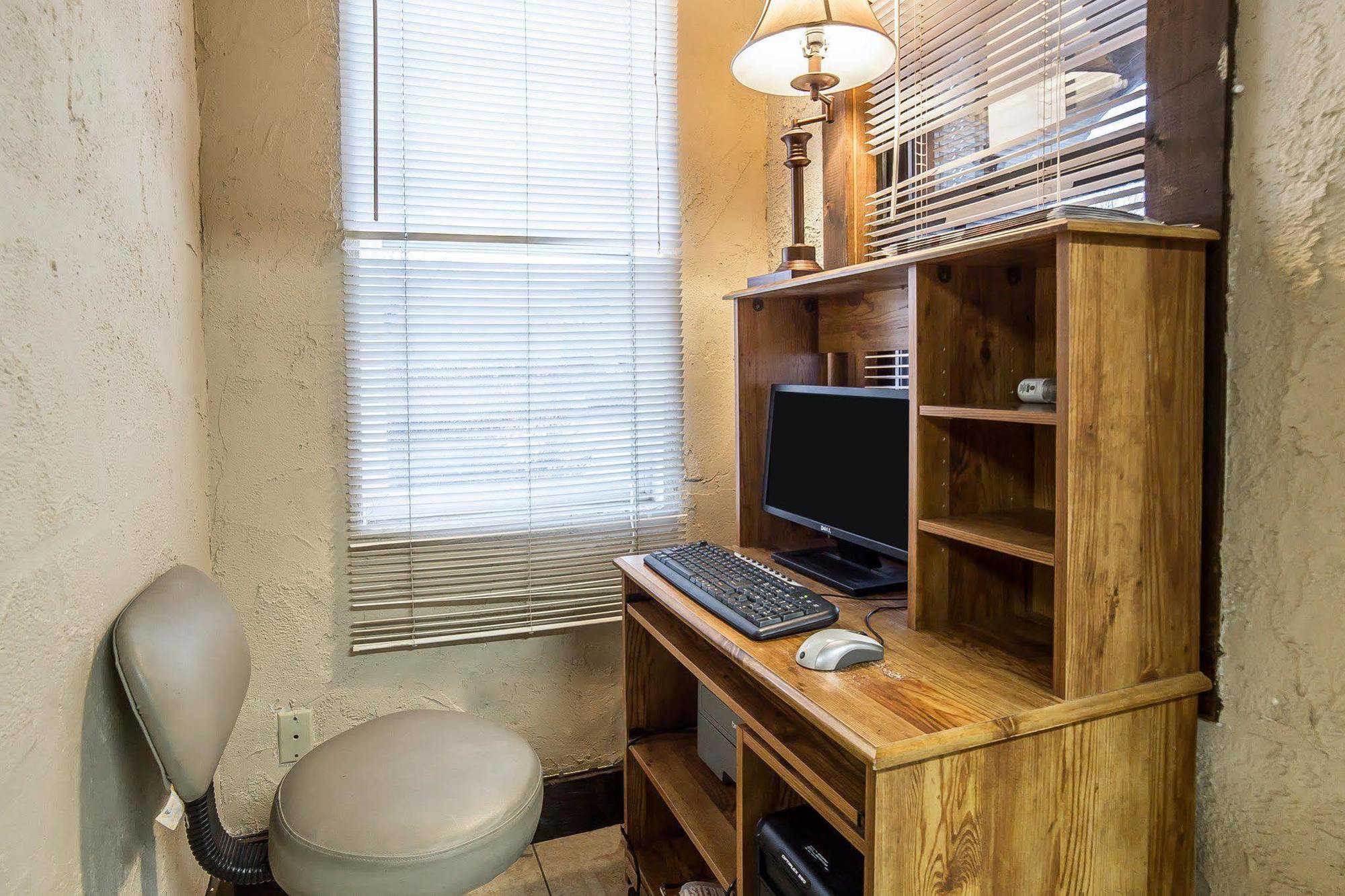 Rodeway Inn Baker City Bagian luar foto
